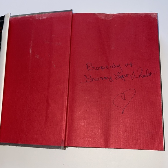 SOLD!! The Hunger Games Book and necklace set - Picture 5 of 15